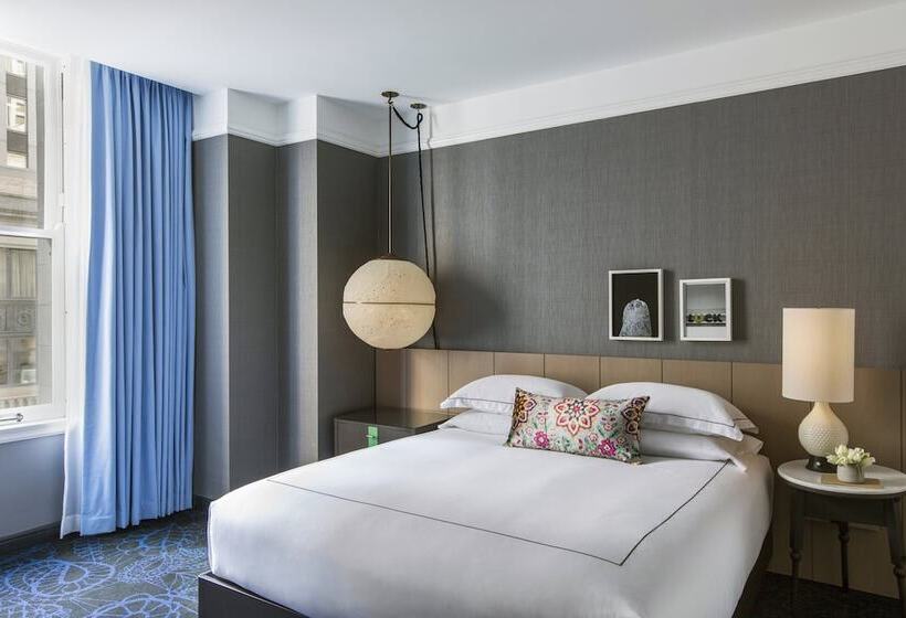 Suite Adapted for people with reduced mobility, Kimpton Gray