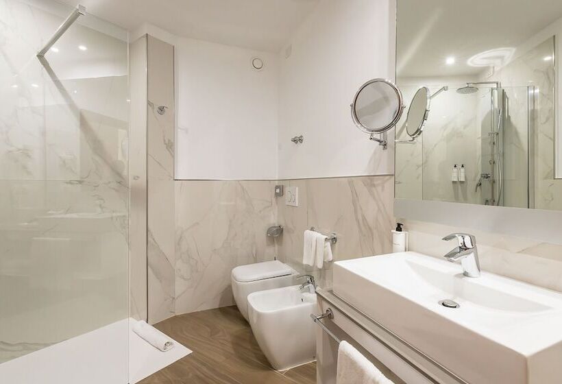 سوییت سوپریور, Mediterranee Family Hotel & Spa