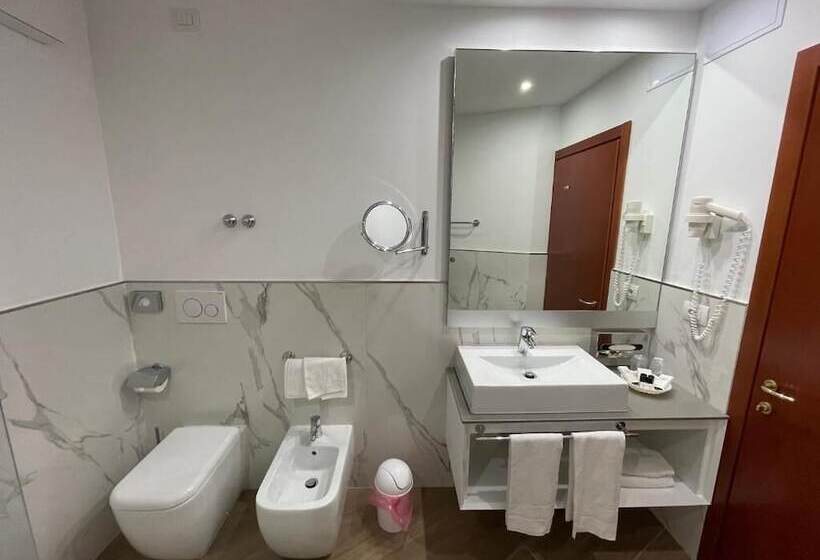 سوییت سوپریور, Mediterranee Family Hotel & Spa