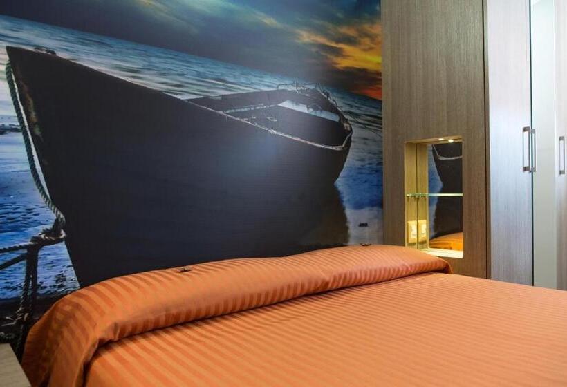 Economy Quadruple Room, Miramare