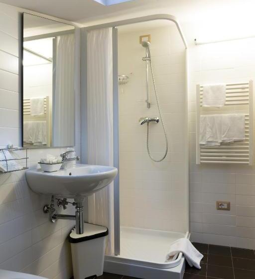 Economy Quadruple Room, Miramare