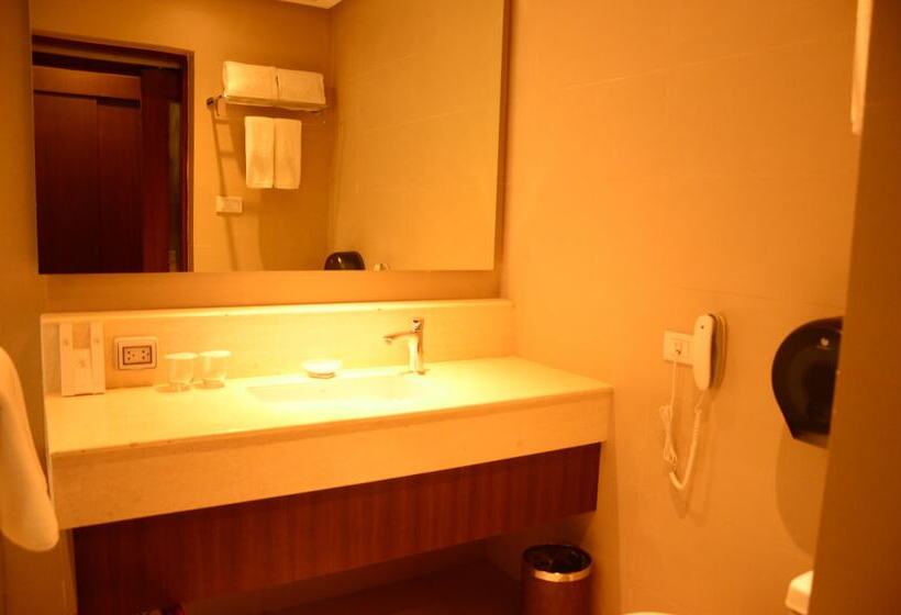 اتاق پنت هاوس, Monticello Tagaytay