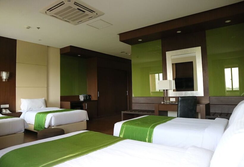 اتاق سوپریور چهار تخته, Monticello Tagaytay