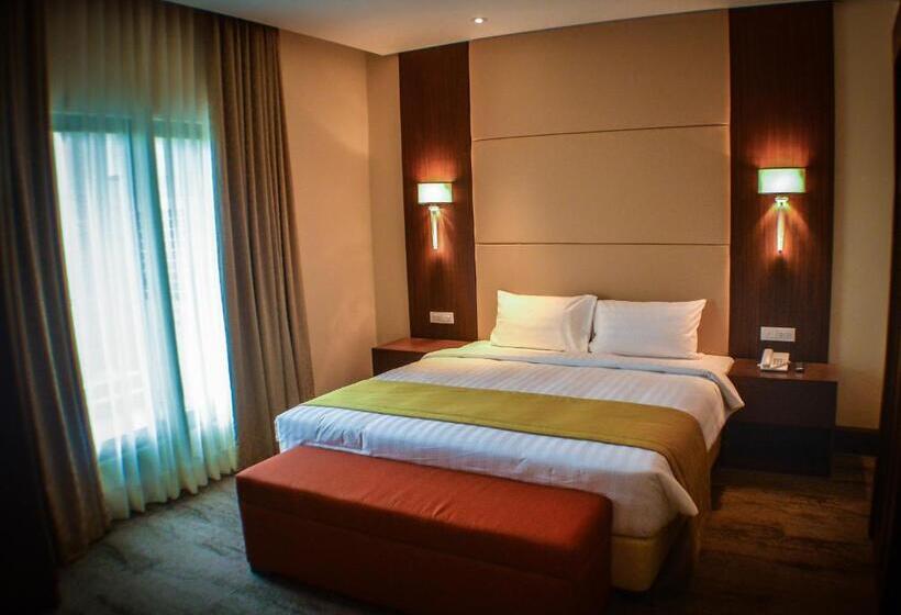اتاق پنت هاوس, Monticello Tagaytay
