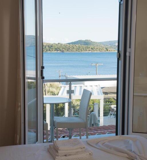 Triple Room Sea View, Oasis