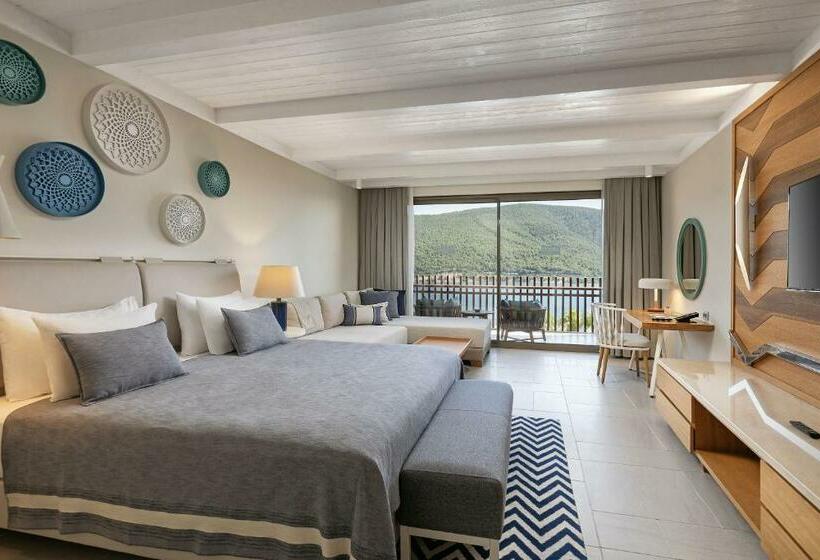 اتاق سوپریور با چشم‌انداز دریا, Titanic Luxury Collection Bodrum