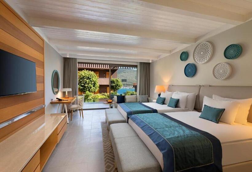Superior swim-up room, Titanic Luxury Collection Bodrum
