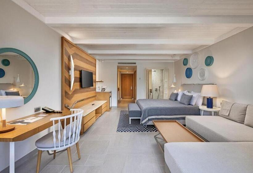 Superior swim-up room, Titanic Luxury Collection Bodrum