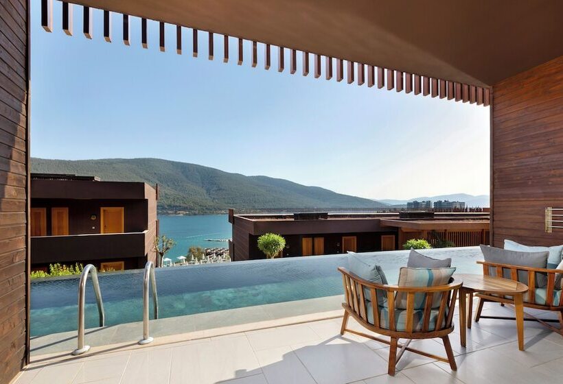 Superior swim-up room, Titanic Luxury Collection Bodrum