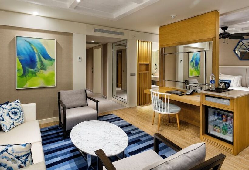 اتاق لوکس با چشم‌انداز دریا, Titanic Luxury Collection Bodrum