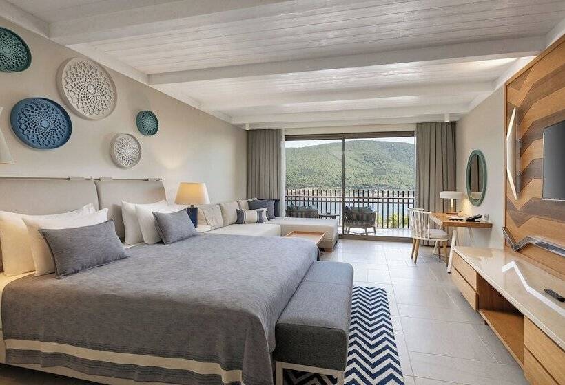 اتاق سوپریور با چشم‌انداز دریا, Titanic Luxury Collection Bodrum