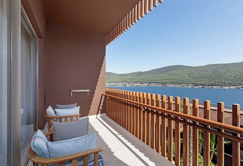 اتاق سوپریور با چشم‌انداز دریا, Titanic Luxury Collection Bodrum