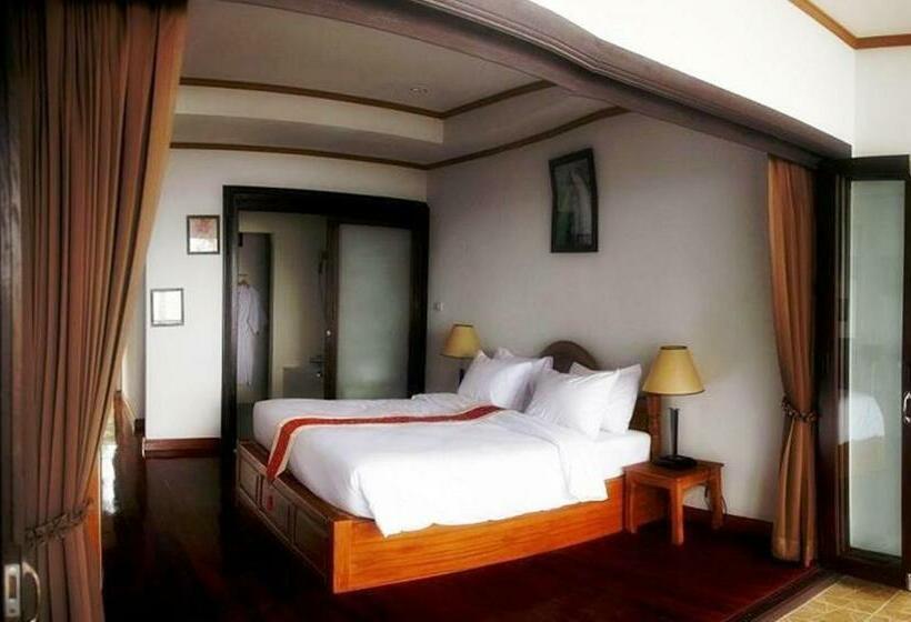 اتاق سوپریور, Lipa Bay Resort