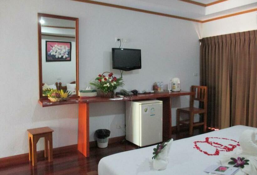 سوییت, Lipa Bay Resort