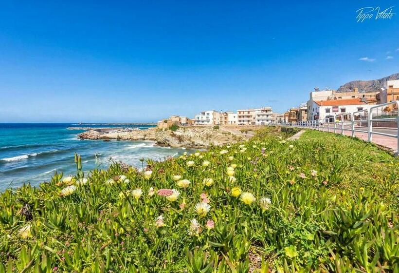 اتاق استاندارد سه نفره, Miss Sicily B&b
