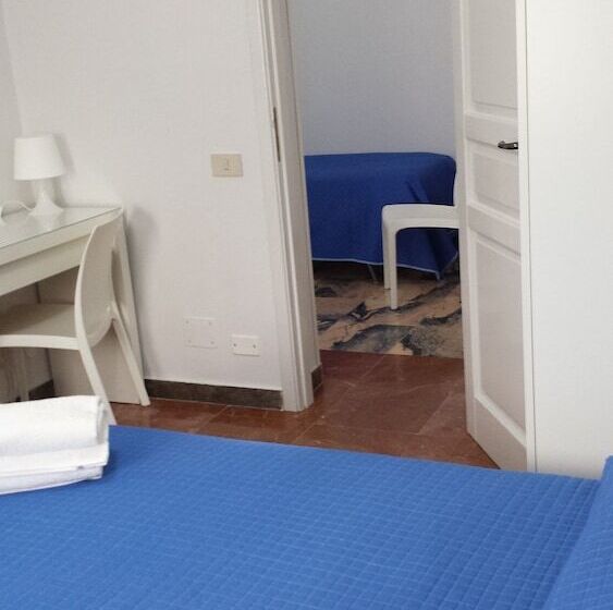 Standard Triple Room, Miss Sicily B&b