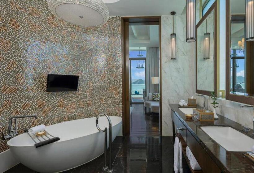 ویلای 4 خوابه, The St. Regis Langkawi