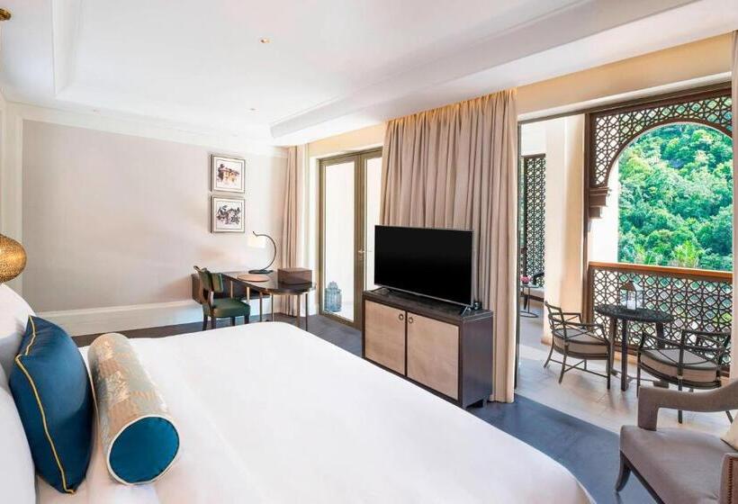 اتاق استاندارد با تخت بزرگ, The St. Regis Langkawi