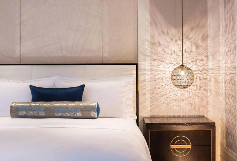 اتاق استاندارد با تخت بزرگ, The St. Regis Langkawi