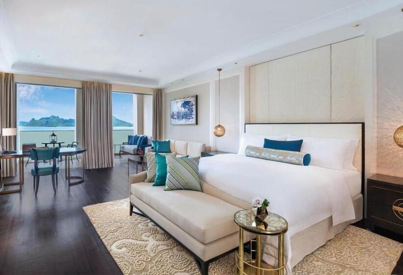 اتاق استاندارد با تخت بزرگ, The St. Regis Langkawi