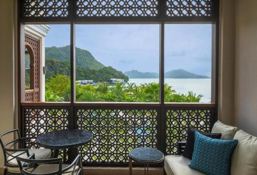 اتاق استاندارد با تخت بزرگ, The St. Regis Langkawi
