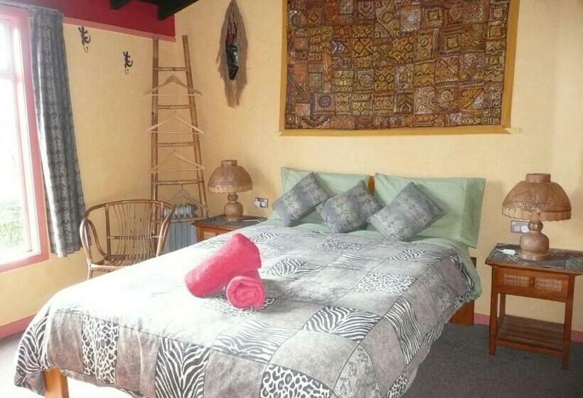 اتاق استاندارد با سرویس بهداشتی مشترک, Global Village Travellers Lodge
