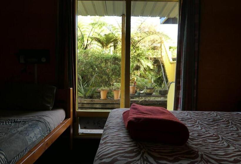 اتاق خانوادگی با سرویس بهداشتی مشترک, Global Village Travellers Lodge
