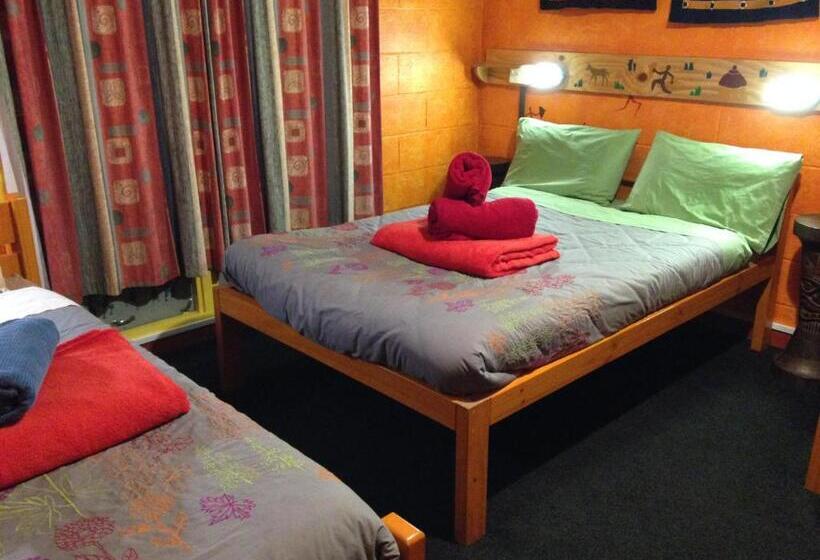 اتاق خانوادگی با سرویس بهداشتی مشترک, Global Village Travellers Lodge