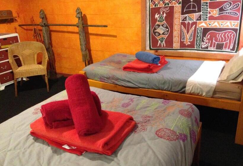 اتاق خانوادگی با سرویس بهداشتی مشترک, Global Village Travellers Lodge
