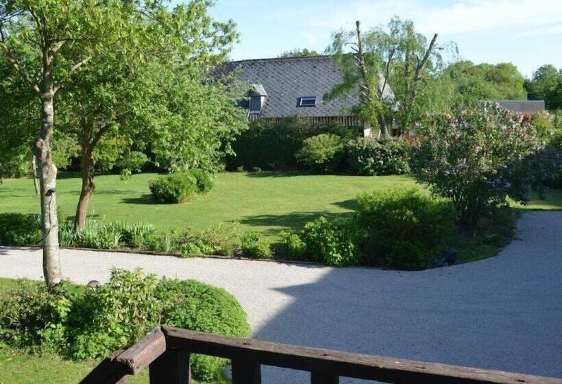 سوییت با چشم‌انداز باغ, Domaine Les Marronniers