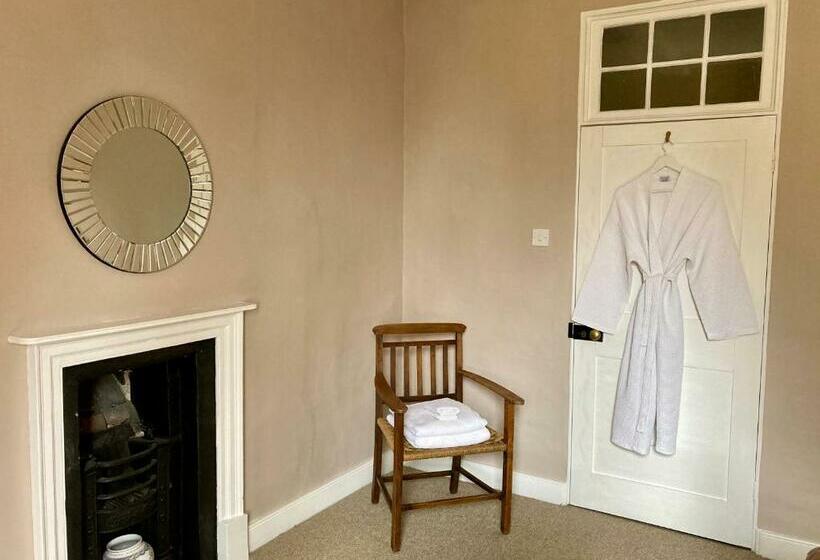 Standard Room Shared Bathroom, Grange Farm