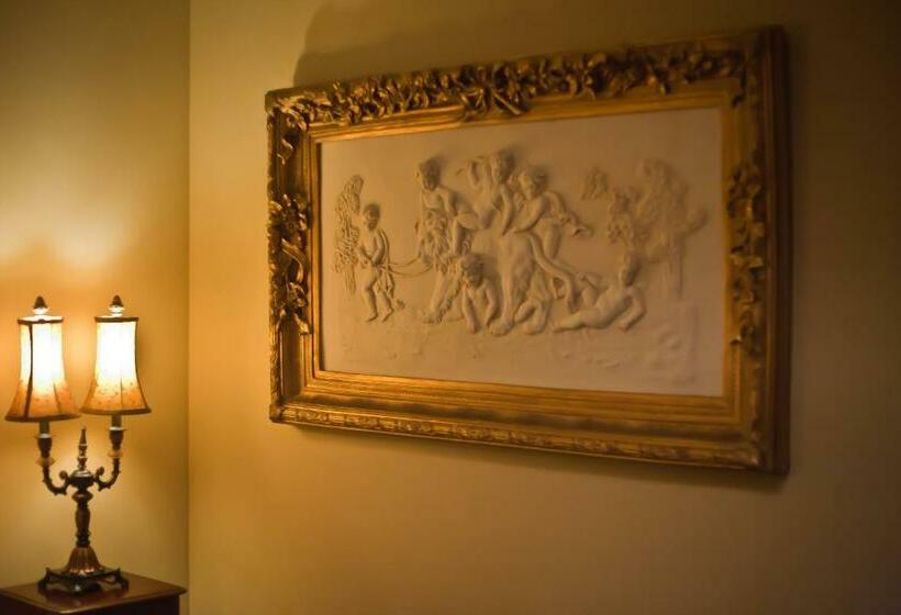 اتاق لوکس, The Plough Inn