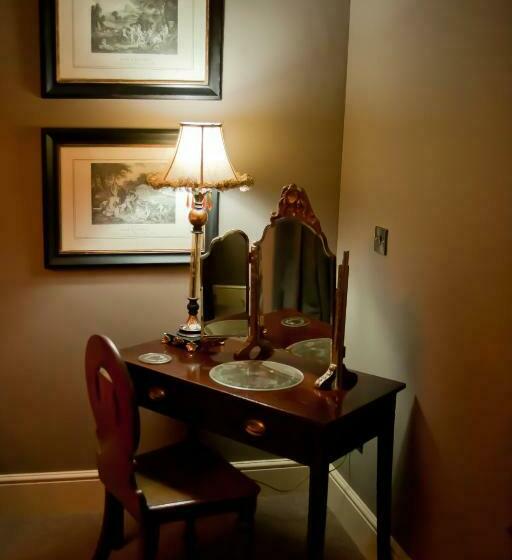 اتاق لوکس, The Plough Inn