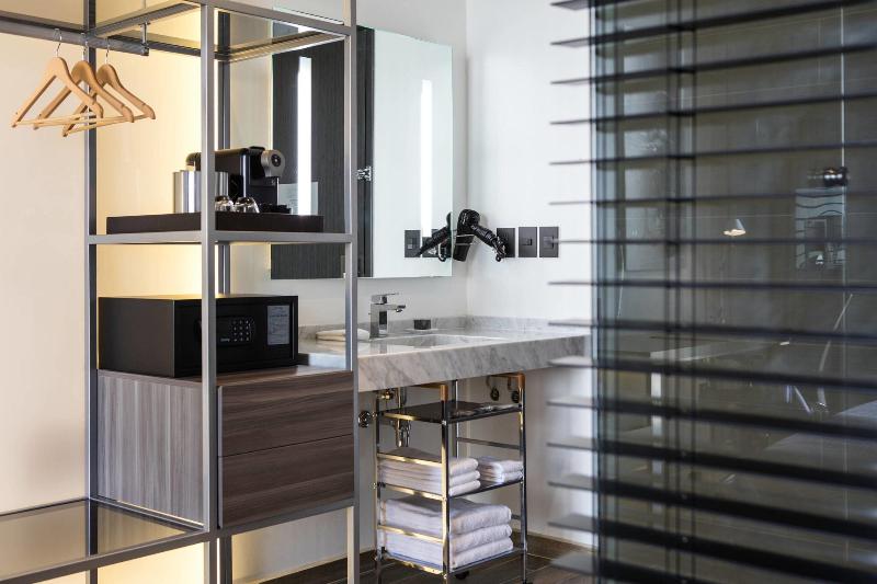 اتاق استاندارد با تخت بزرگ, Ac Hotel By Marriott Guadalajara Mexico