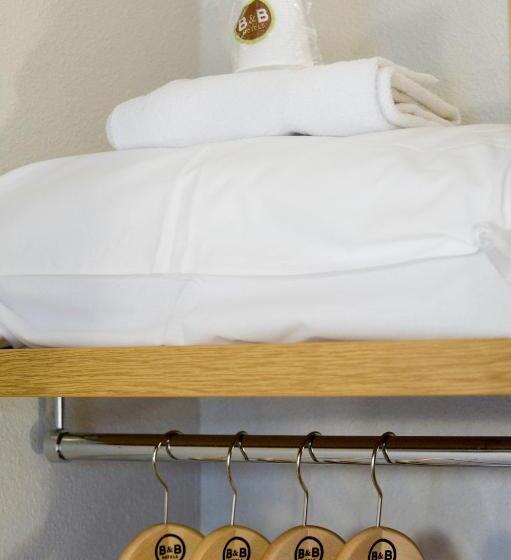 اتاق استاندارد چهار تخته, B&b Hotel Pau Zénith