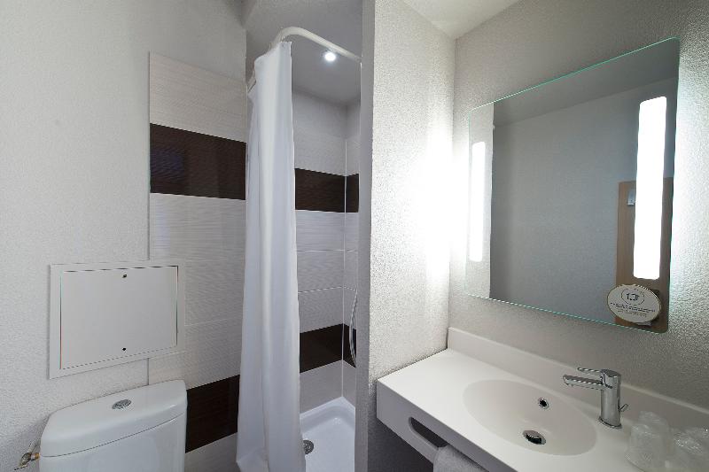 اتاق استاندارد, B&b Hotel Pau Zénith
