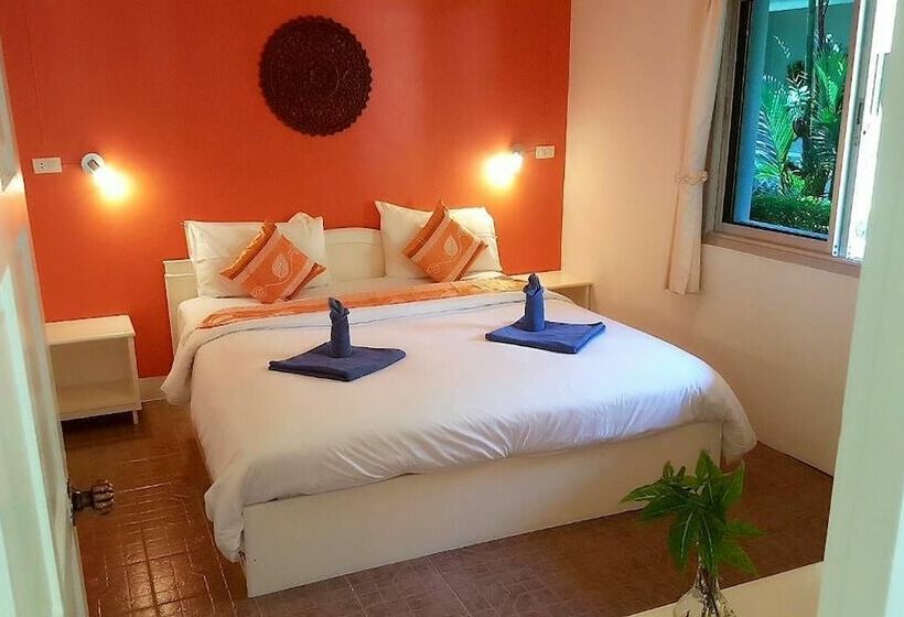 بانگلوی لوکس, Loma Resort