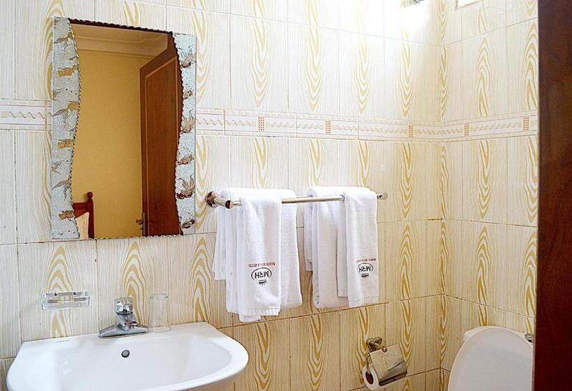 اتاق لوکس با بالکن, Marie S Royale