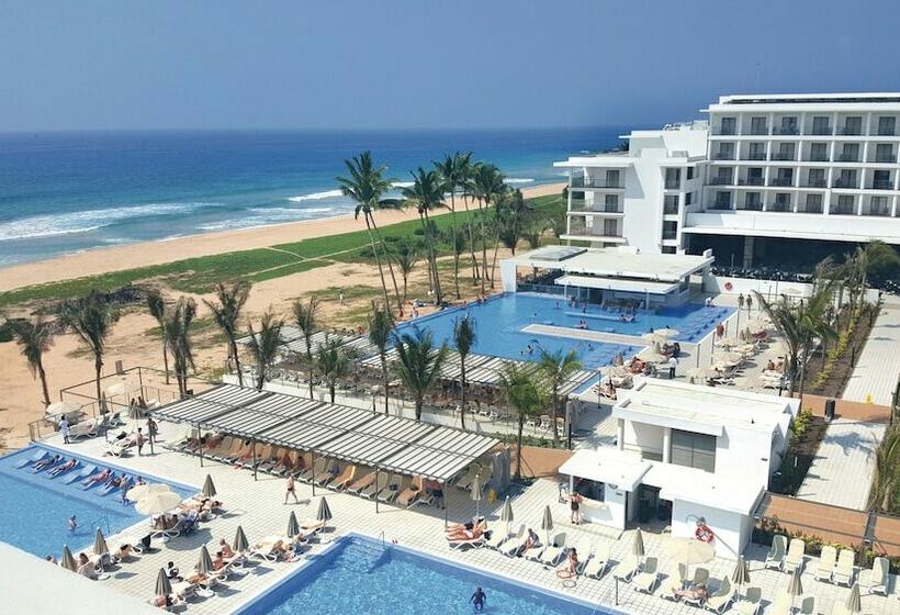小型套房侧面可观海景, Riu Sri Lanka All Inclusive