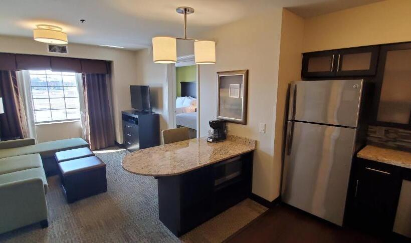 适合残疾人士使用的套间, Staybridge Suites Eau Claire   Altoona, An Ihg