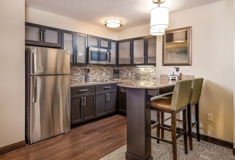 带2个卧室的套房, Staybridge Suites Eau Claire   Altoona, An Ihg