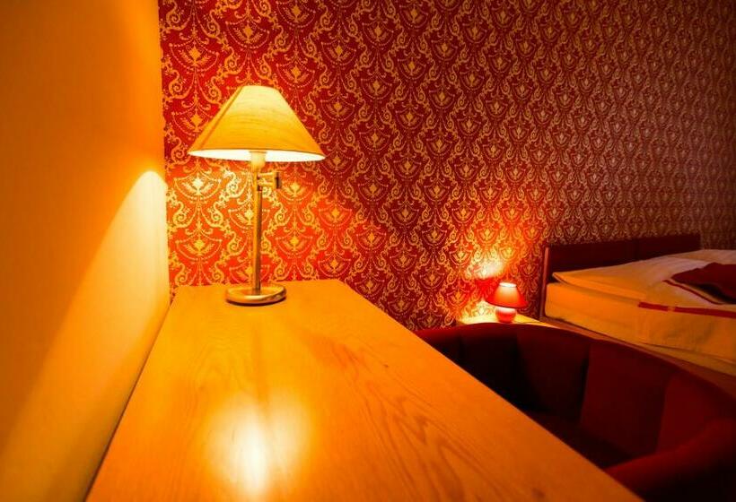 اتاق استاندارد سه نفره, U Beranka Nachod
