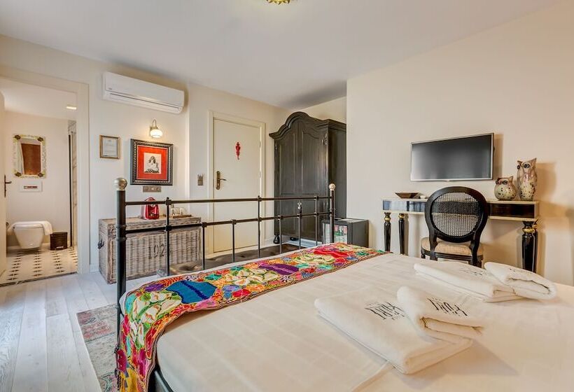 اتاق لوکس با چشم‌انداز دریا, Villa Kore Cesme