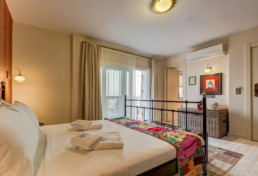اتاق لوکس با چشم‌انداز دریا, Villa Kore Cesme