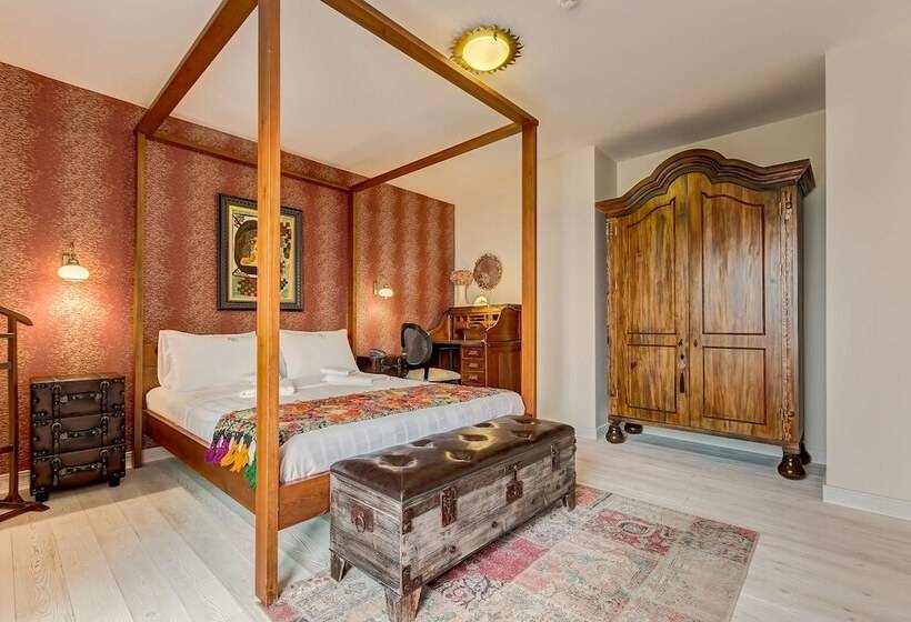 اتاق لوکس با چشم‌انداز دریا, Villa Kore Cesme