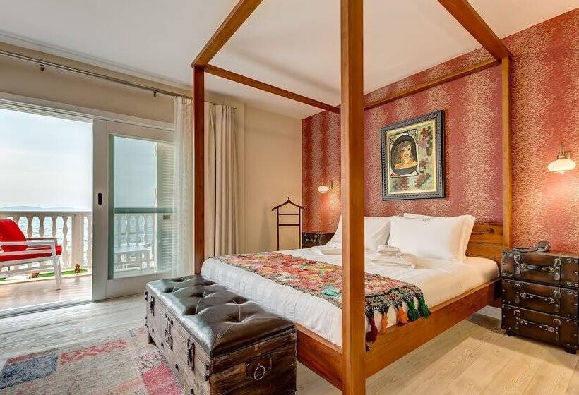 اتاق لوکس با چشم‌انداز دریا, Villa Kore Cesme