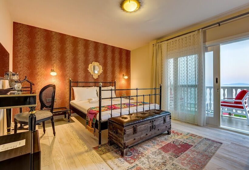 اتاق لوکس با چشم‌انداز دریا, Villa Kore Cesme