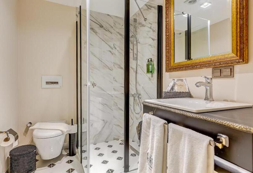 اتاق لوکس با چشم‌انداز دریا, Villa Kore Cesme
