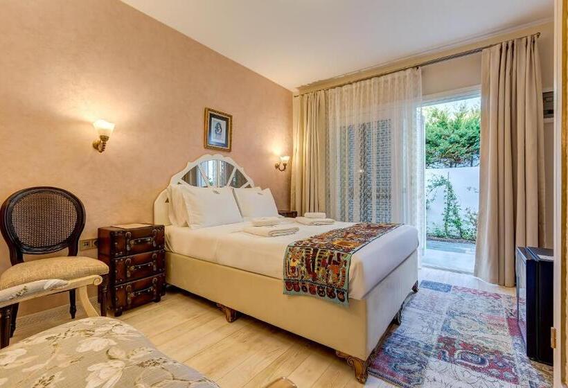 اتاق لوکس با بالکن, Villa Kore Cesme