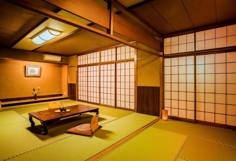 اتاق سوپریور با چشم‌انداز شهر, Ooedo Onsen Monogatari Gero Bekkan